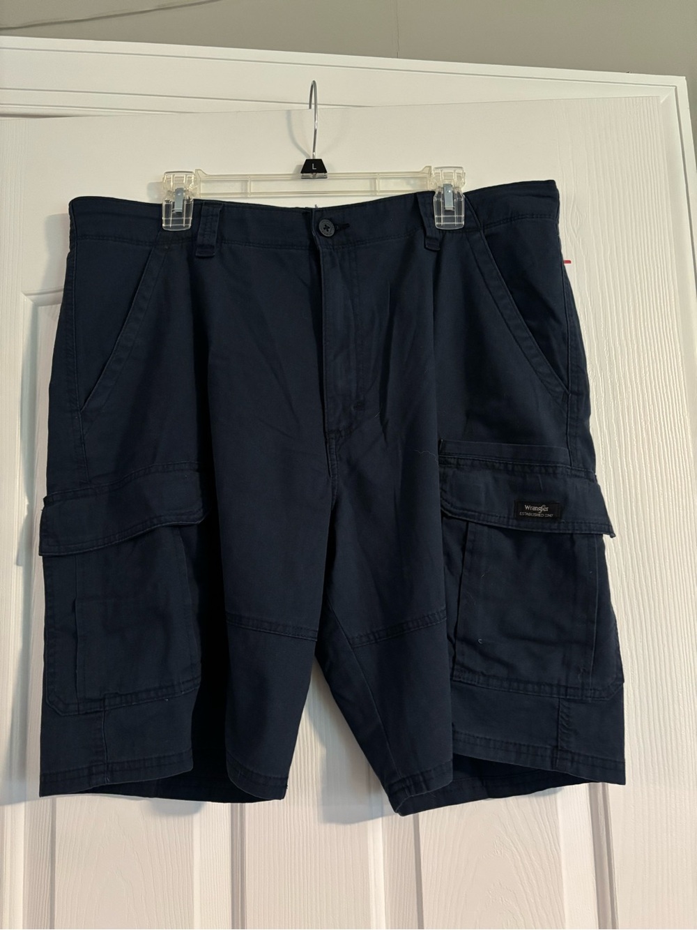Wrangler Men's Dark Navy Cargo Shorts with Multiple Pockets
